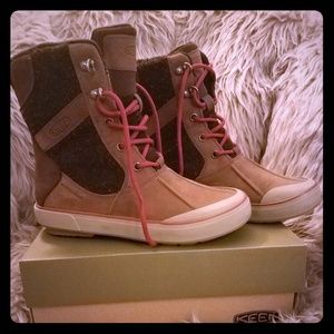 Women's Keen Cold Weather Boot waterproof